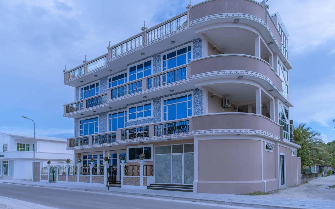 Abuharee Grand Hotell Addu City Exteriör bild