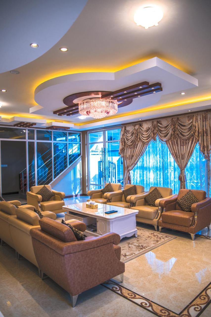 Abuharee Grand Hotell Addu City Exteriör bild