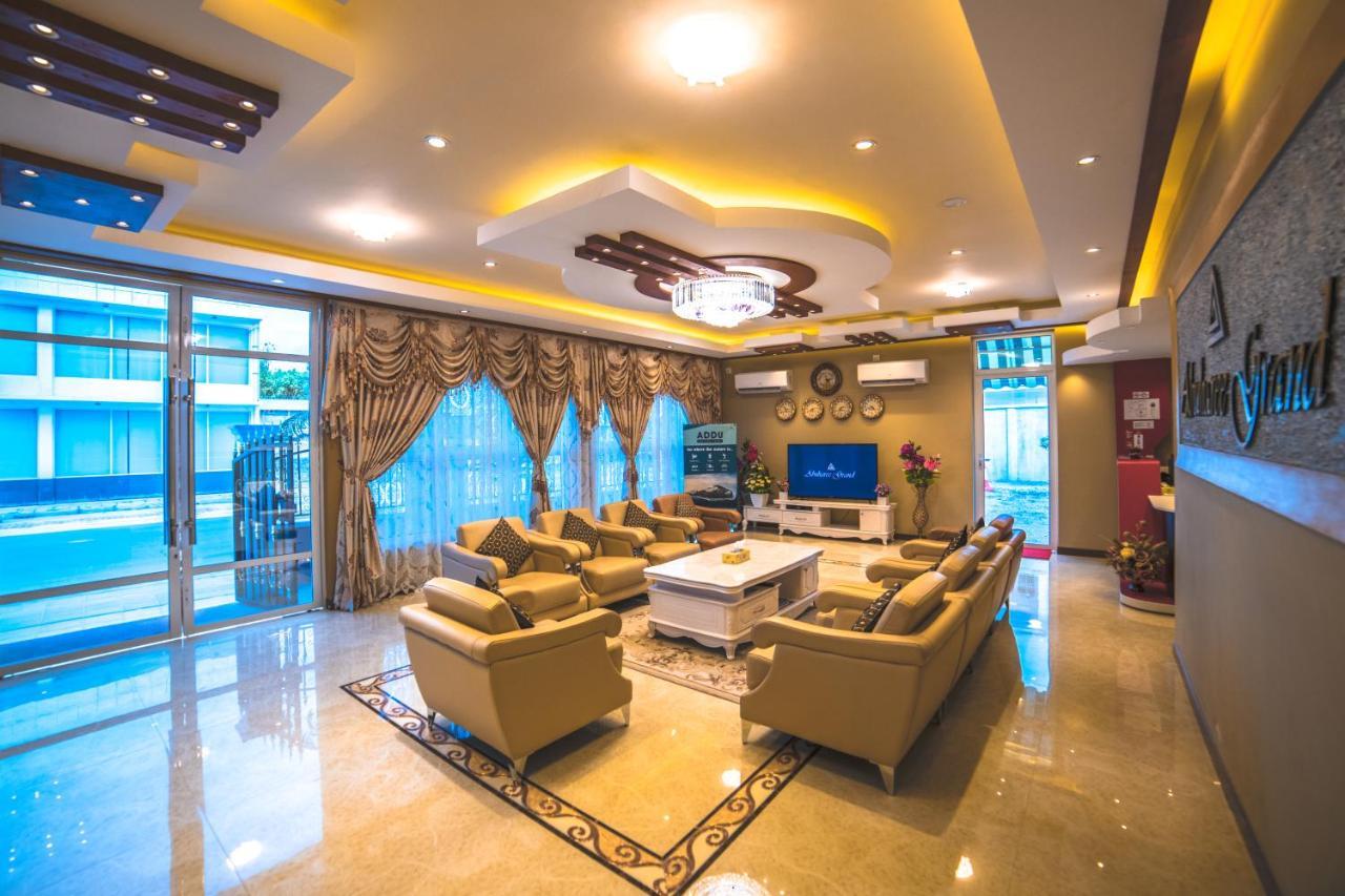 Abuharee Grand Hotell Addu City Exteriör bild
